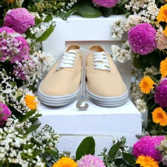 Universal Thread Orange Lace-Up Shoes! - Picture 6 of 9